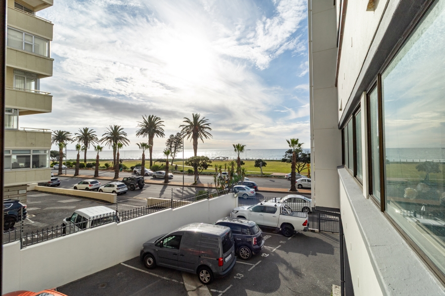 3 Bedroom Property for Sale in Sea Point Western Cape